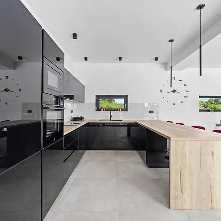 Maem Βίλα Πούλα