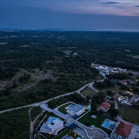 Maem Villa Pula
