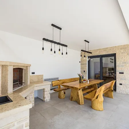 Maem Villa