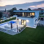 Вилла Maem *